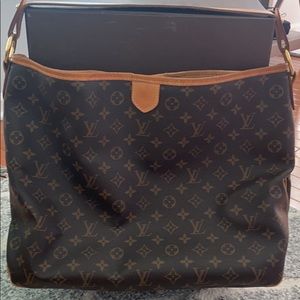 💎Authenic💎 Meaningful MM Louis Vuitton Purse